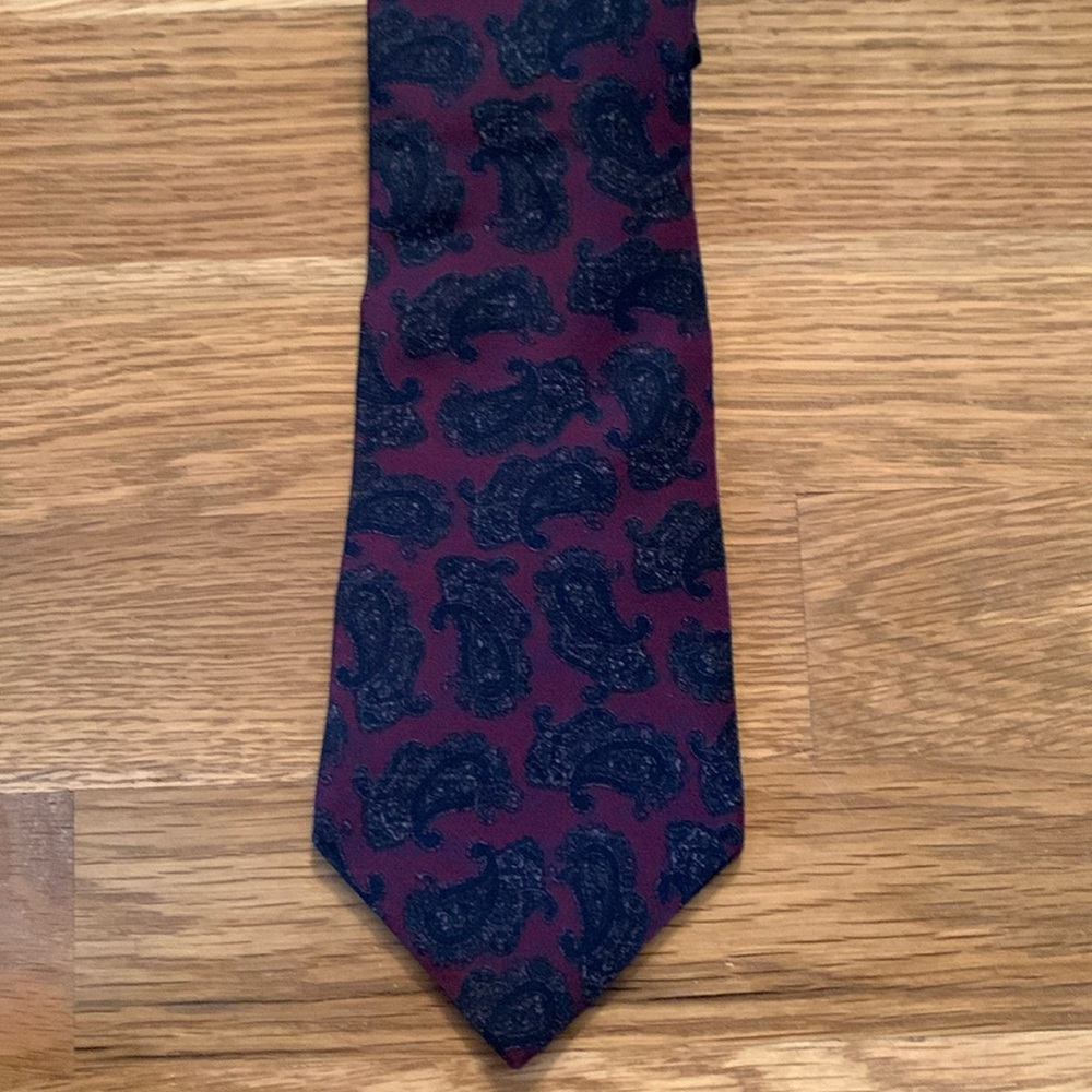 Oscar de la Renta Tie Hand Sewn Hand Bar Tacked